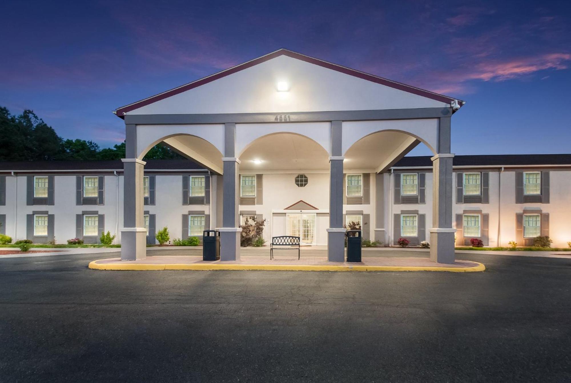 Red Roof Inn Dahlgren - Naval Base Exterior photo